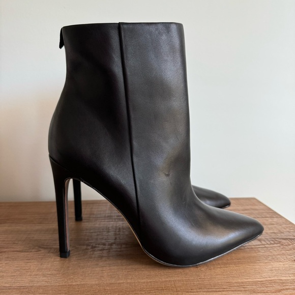 Sam Edelman - Women's Black Leather Wrenley Pointed Toe Ankle Bootie size 9.5 - Picture 6 of 13